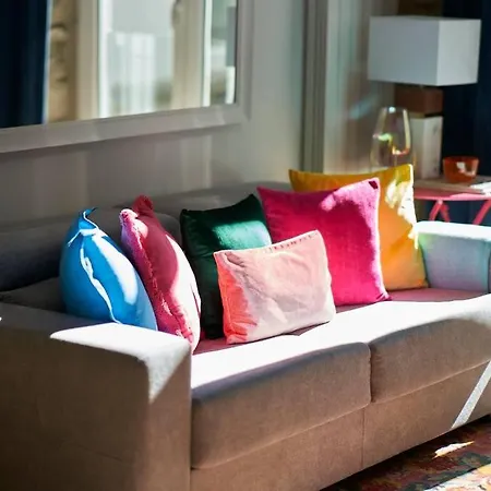 Unique And Stylish Apt In The Heart By Santiago Withac *