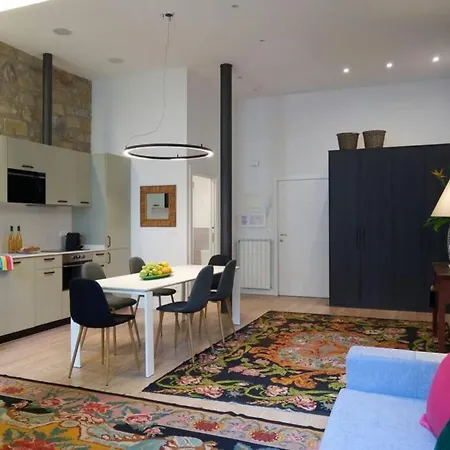 아파트 Unique And Stylish Apt In The Heart By Santiago Withac 산세바스티안