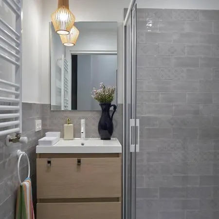 Unique And Stylish Apt In The Heart By Santiago Withac 아파트 산세바스티안